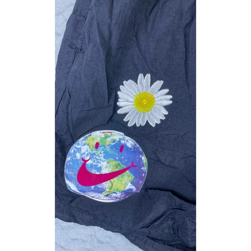 Nike Shorts Mens Large Blue Excellent Graphic Daisy Globe Peace Sign Nylon